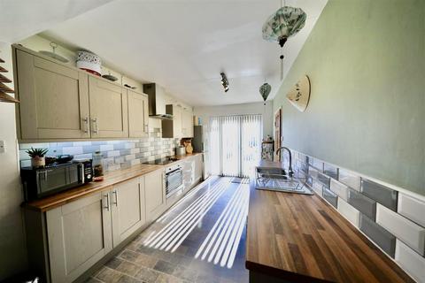 3 bedroom terraced house for sale, Perth Street West, Hull