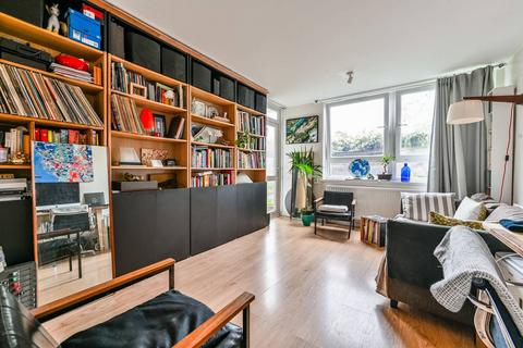 1 bedroom flat for sale, Ringmer Gardens N19, Holloway, London, N19