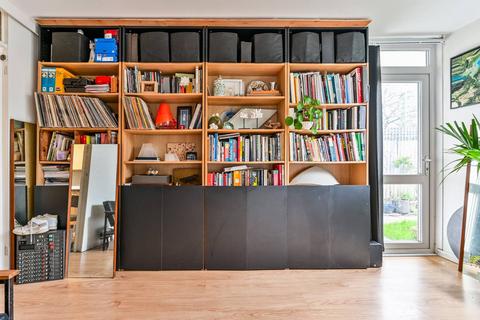 1 bedroom flat for sale, Ringmer Gardens N19, Holloway, London, N19