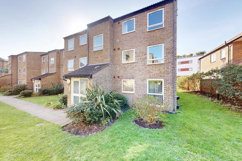 2 bedroom apartment to rent, Weimar Street, Putney