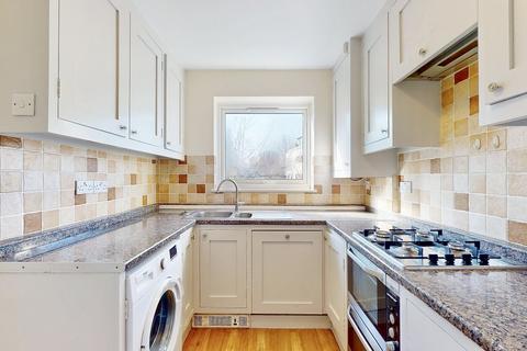 2 bedroom apartment to rent, Weimar Street, West Putney