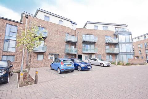 2 bedroom apartment to rent, Lily Close