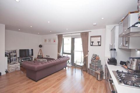 2 bedroom apartment to rent, Lily Close