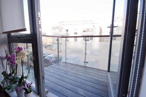 2 bedroom apartment to rent, Lily Close
