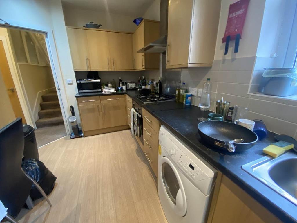 Kitchen Reverse