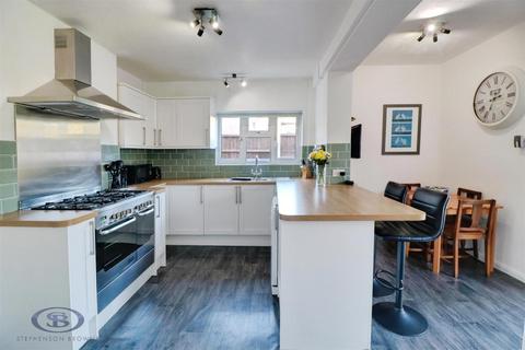 2 bedroom semi-detached house for sale, Moreton Road, Crewe