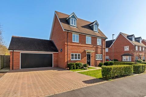 5 bedroom detached house for sale, Hammond Street, Aylesbury HP22