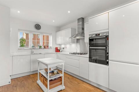 5 bedroom detached house for sale, Hammond Street, Aylesbury HP22