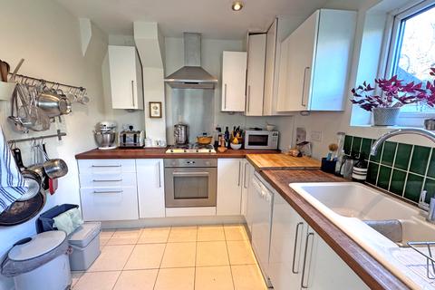 3 bedroom terraced house for sale, Hythe Road, Brighton BN1