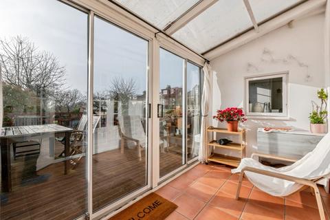 4 bedroom semi-detached house for sale, Westmount Road, London SE9