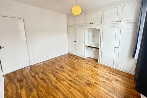 2 bedroom terraced house to rent, Pool Road, Leicester LE3
