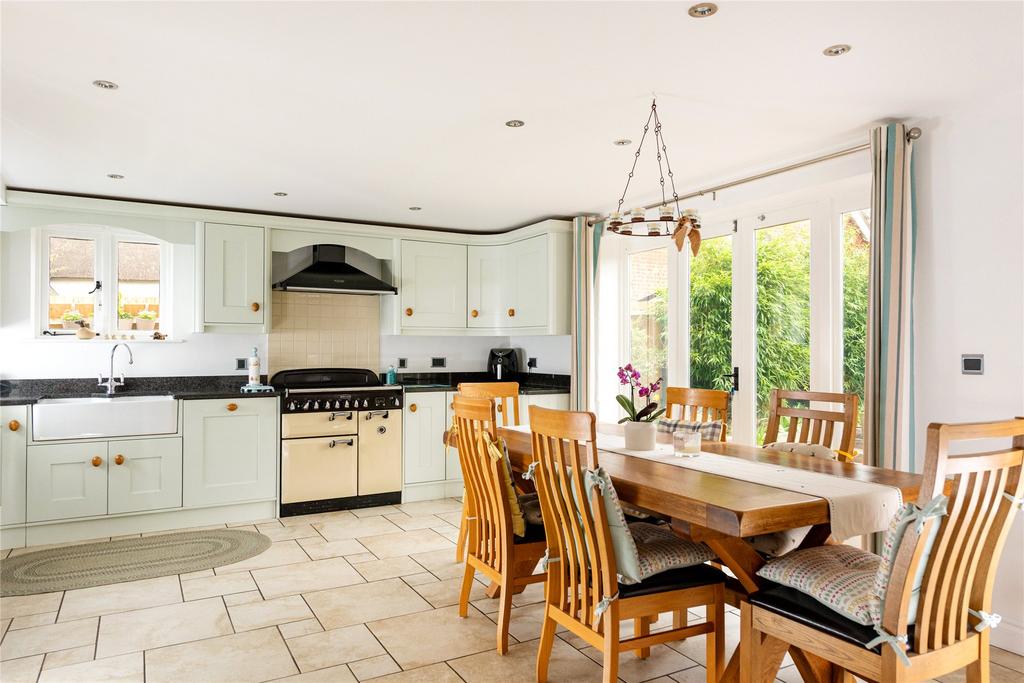 Kitchen/Dining