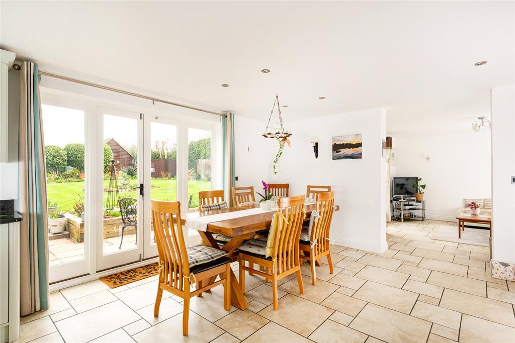 Kitchen/Dining