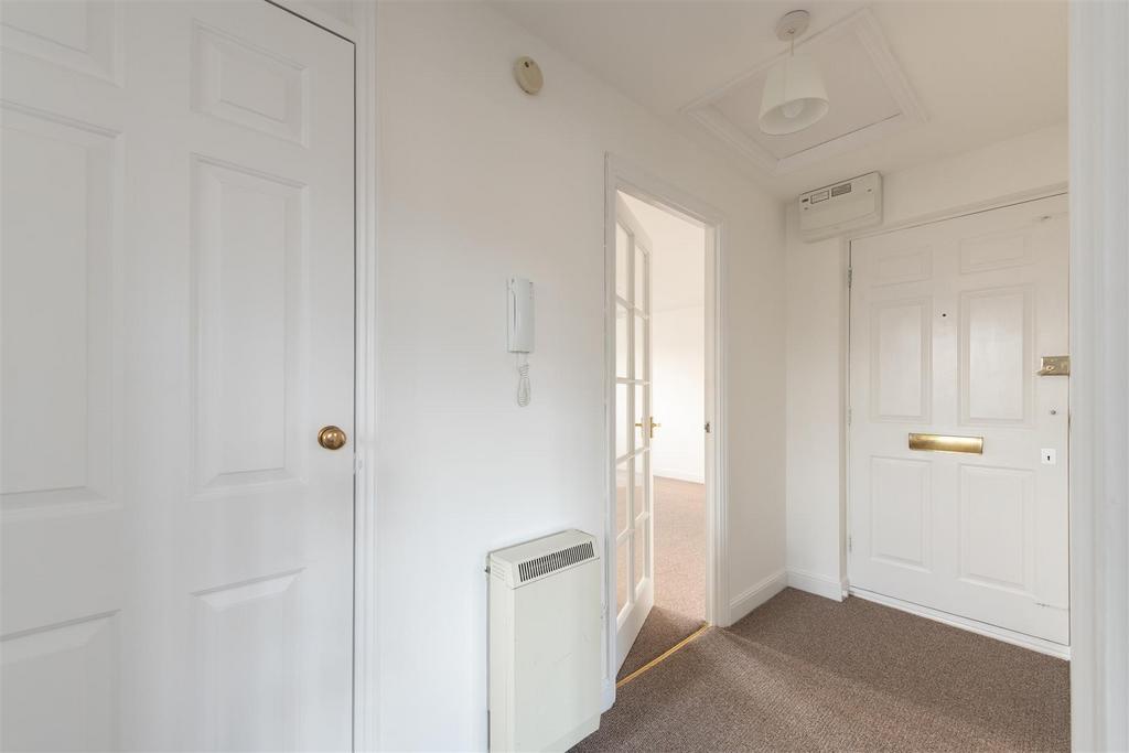 Leigh Hunt Dr 11.jpg