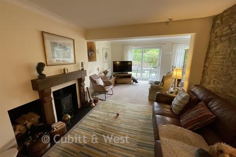 2 bedroom bungalow for sale, Beacon Road, Crowborough, East Sussex
