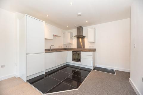 2 bedroom flat to rent, London Road, Mitcham, CR4