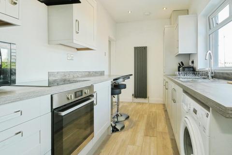 2 bedroom terraced house for sale, Chapel Street, Pudsey, LS28 6BW