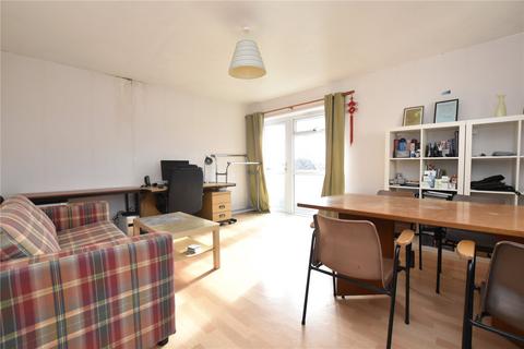 3 bedroom apartment for sale, Queenshill Avenue, Leeds, West Yorkshire