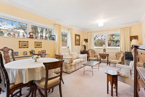 2 bedroom flat for sale, St. John's Avenue, London, SW15