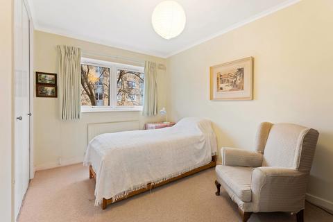 2 bedroom flat for sale, St. John's Avenue, London, SW15
