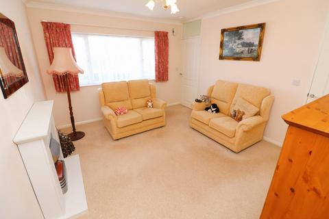 2 bedroom semi-detached bungalow for sale, Drayton Close, Rushden NN10