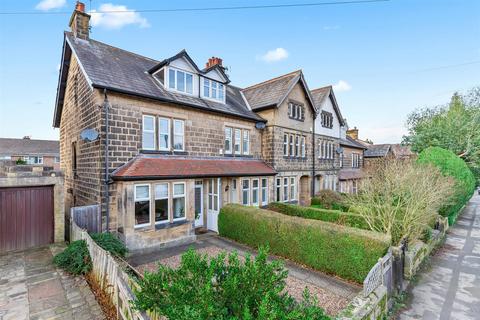 4 bedroom end of terrace house for sale, Cleasby Road, Menston LS29