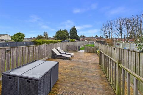 3 bedroom terraced house for sale, Penshurst Avenue, Hessle