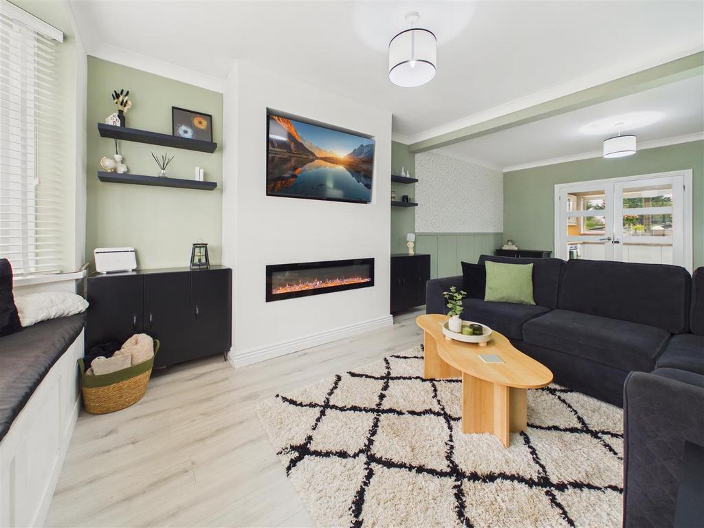 Lounge/Dining Room