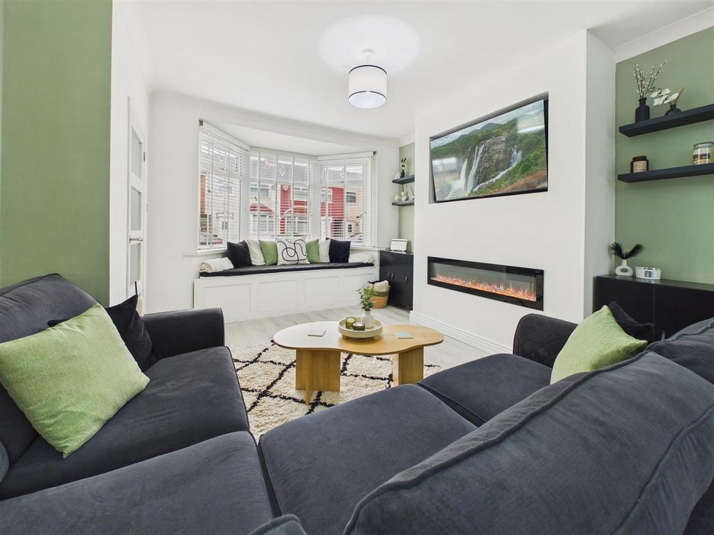 Lounge/Dining Room