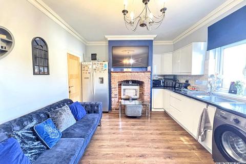3 bedroom terraced house for sale, High Street, Heckmondwike