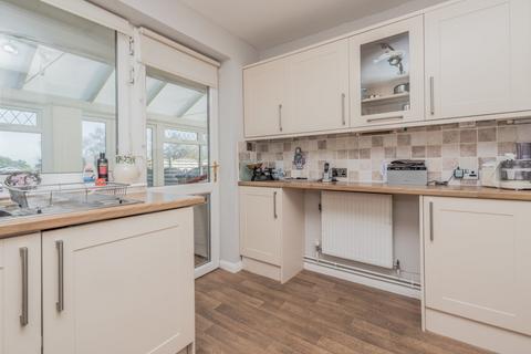 2 bedroom bungalow for sale, Greenacre Way, Wyke, Bradford, West Yorkshire, BD12