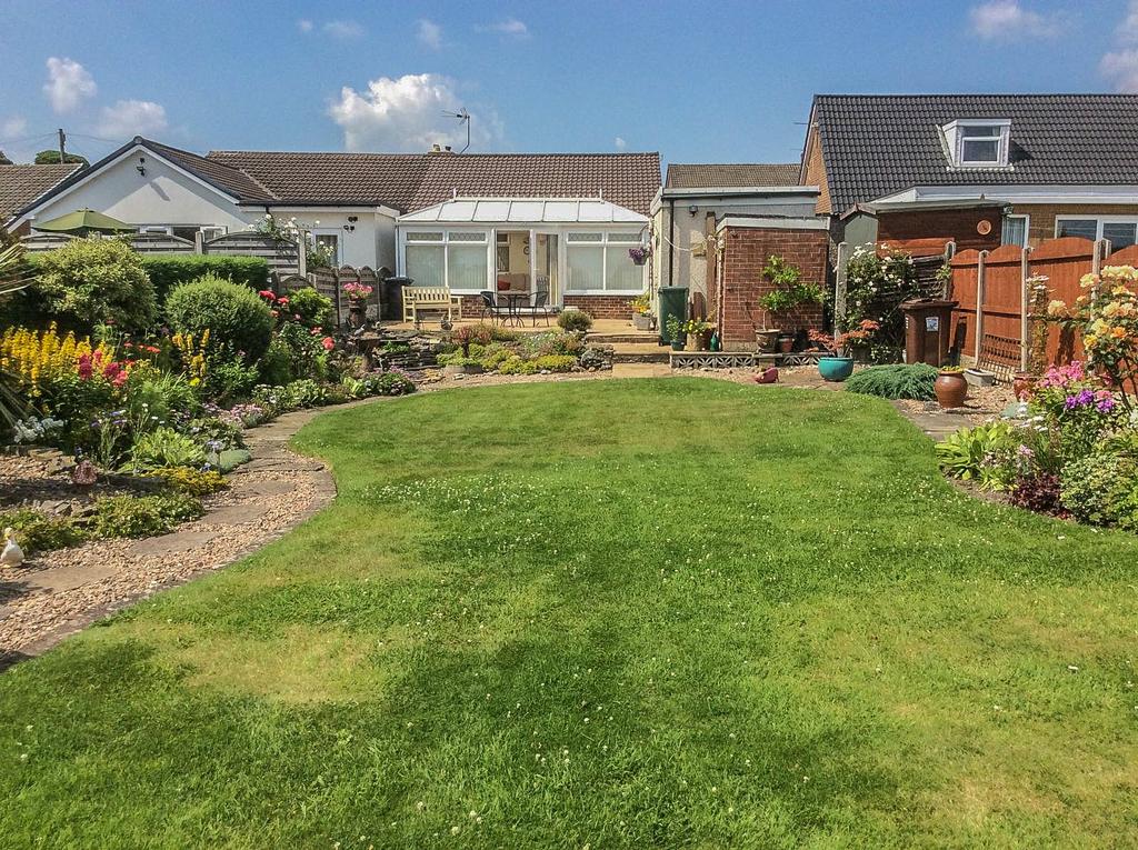Lovely Rear Garden
