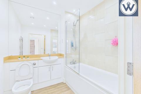 1 bedroom apartment for sale, Agnes George Walk, London, E16 2FS