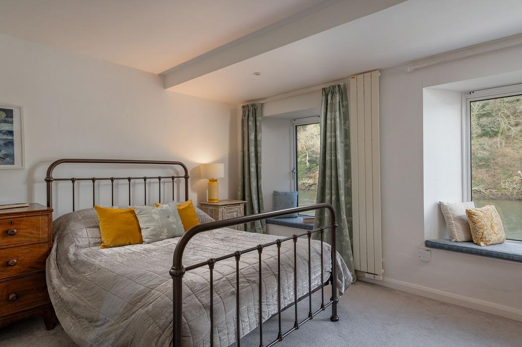 Principal Bedroom 4 The Quay, Tuckenhay