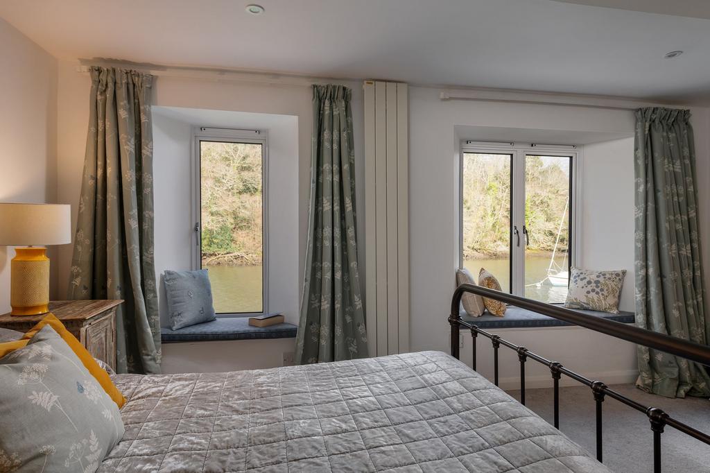Principal Bedroom 4 The Quay, Tuckenhay