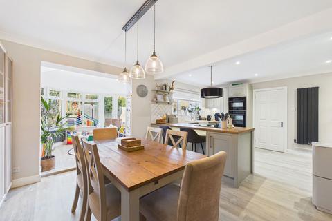 undefined, Keats Close, Horsham RH12