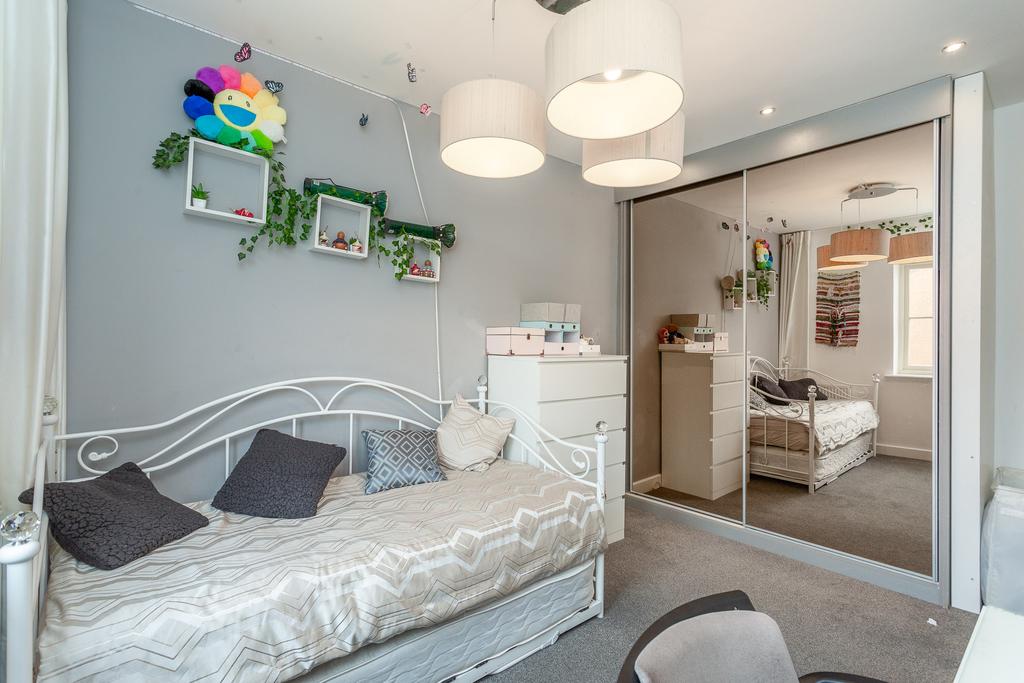 Bedroom2c