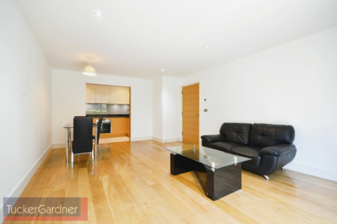 2 bedroom ground floor flat to rent, Keynes House, Cambridge, CB5
