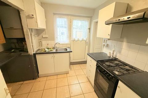 2 bedroom semi-detached house to rent, Goresbrook Road, Dagenham RM9
