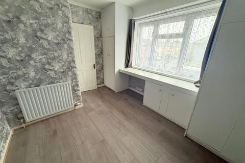 2 bedroom semi-detached house to rent, Goresbrook Road, Dagenham RM9