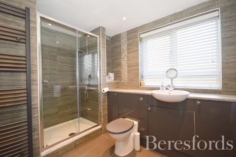 2 bedroom apartment for sale, Great Cullings, Rush Green, RM7
