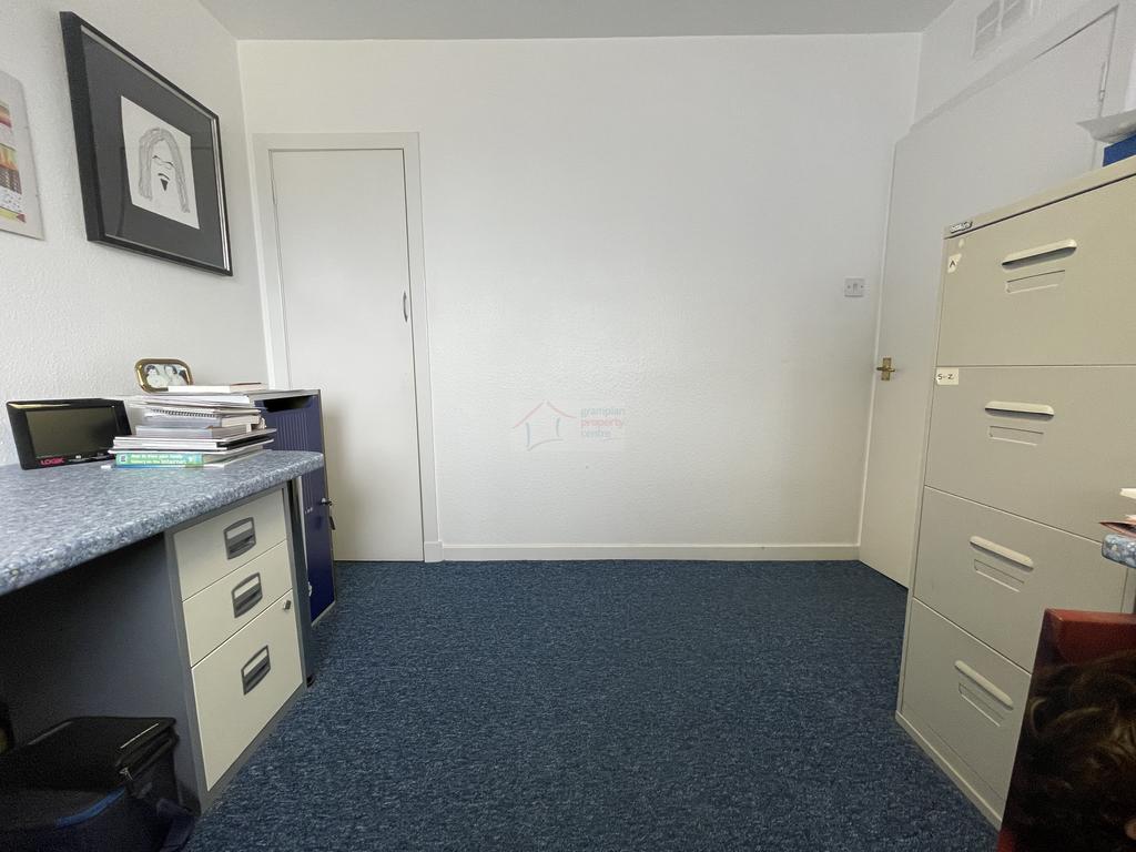 Bedroom 3b.JPG