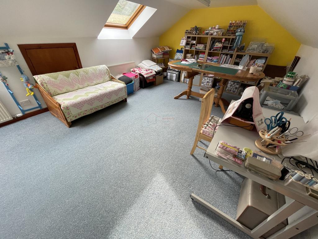 Bedroom 5b.JPG