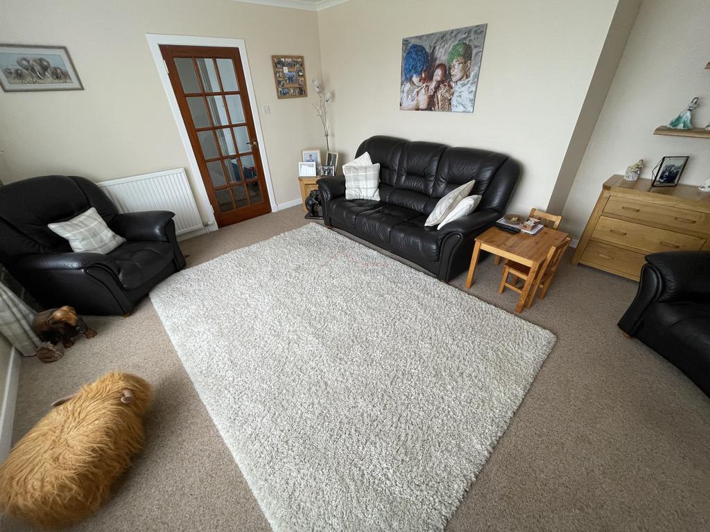 Lounge c.JPG
