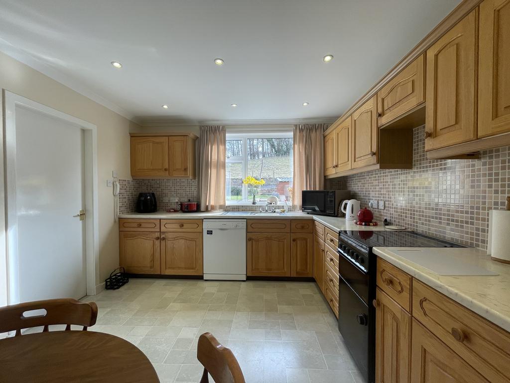 Kitchen b.JPG