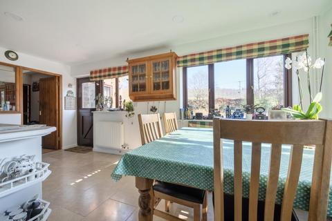 undefined, Winterbourne,  Berkshire,  RG20