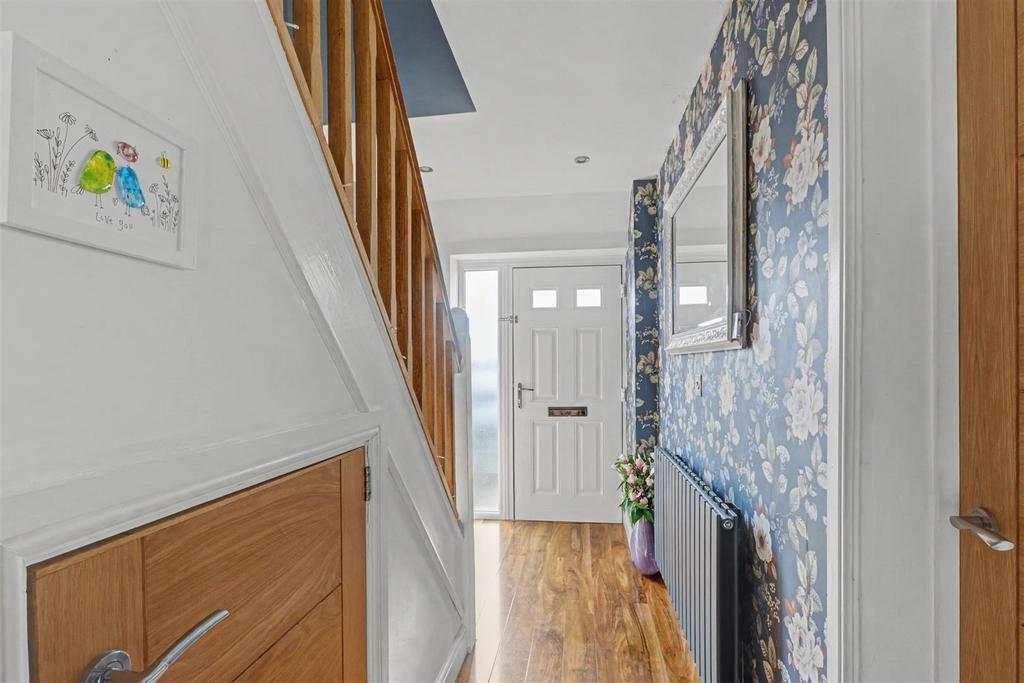 Hallway 2.jpeg