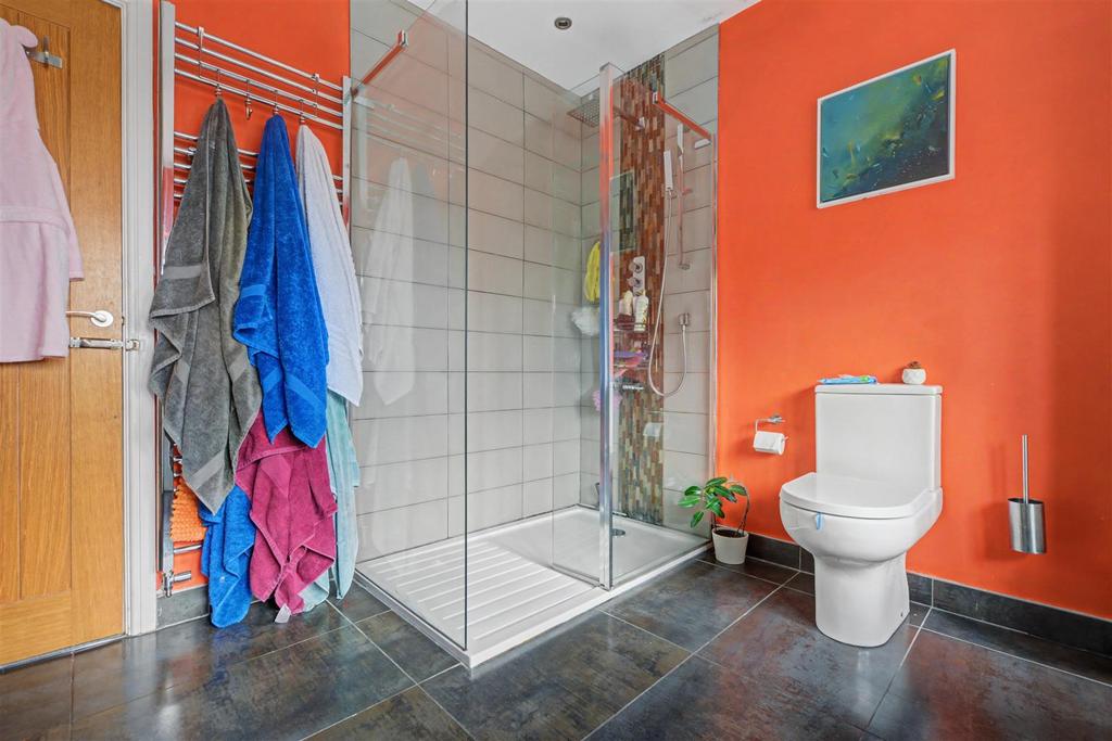 Bathroom 2.jpeg