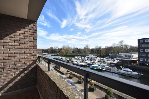 2 bedroom apartment for sale, Numa Court, Justin Close, Brentford