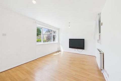3 bedroom terraced house to rent, Lyndale Road, Coventry CV5